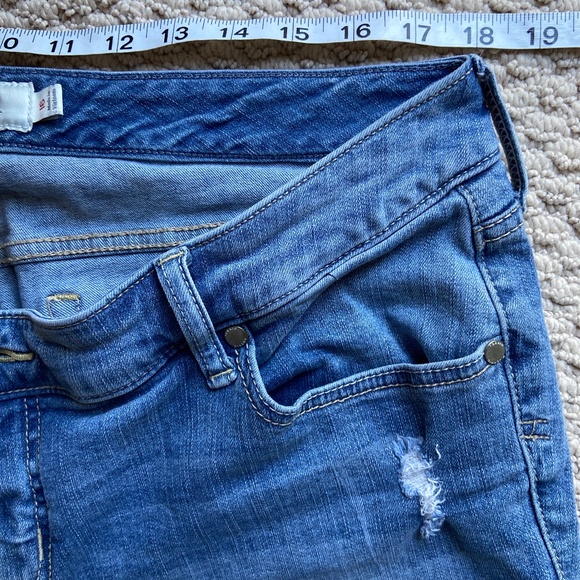 Women's Torrid Distressed Raw Hem Boyfriend Denim Jean size 16 - Picture 3 of 8